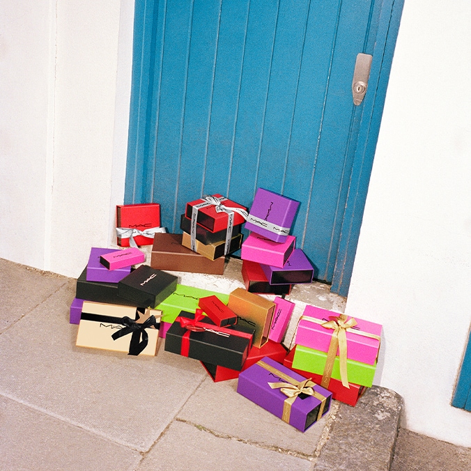GIFTS OVER RM200